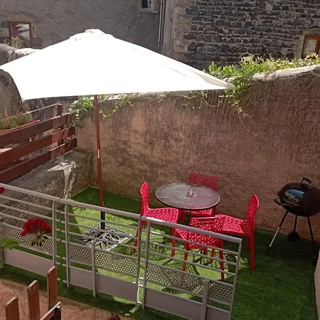 Appartement Entier, La Chacuniere Saint-Amant-Tallende Exterior photo