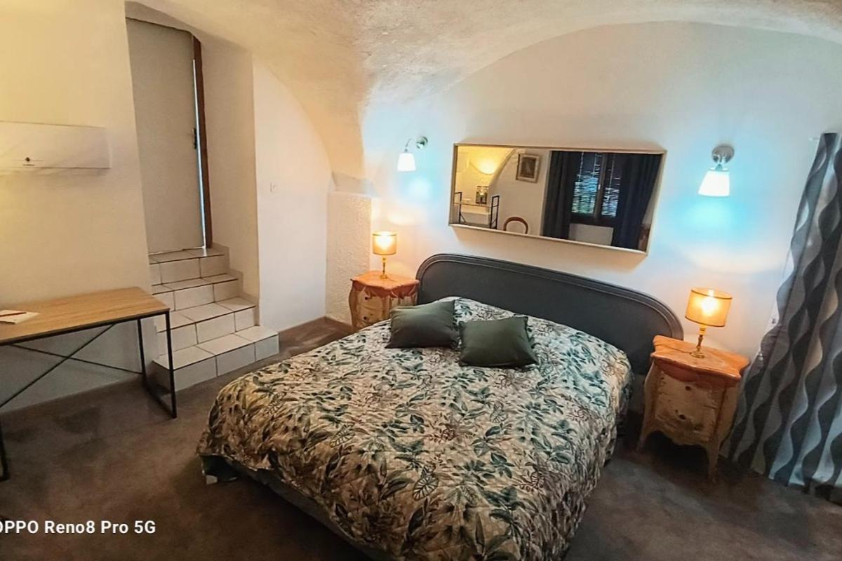 Entier, La Chacuniere Saint-Amant-Tallende